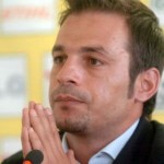 Ντέμης Νικολαϊδης