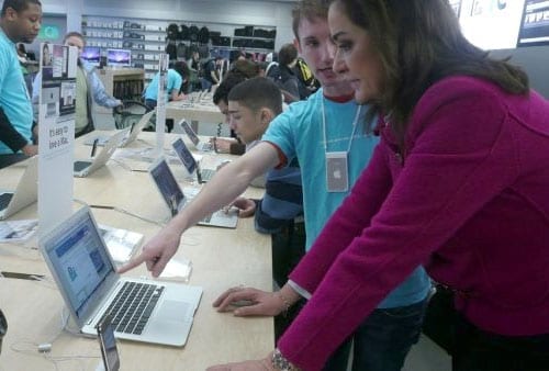 Ντόρα Μπακογιάννη @ Apple Store Νέας Υόρκης