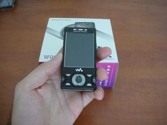 Sony Ericsson W995