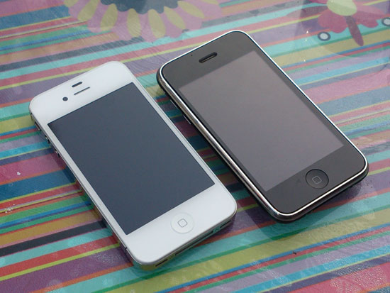 iPhone 4S & iPhone 3GS, Photo taken with Sony Xperia S