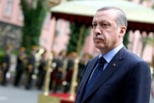 Δεν πάει καλά ο Ερντογάν, απειλεί να κλείσει Facebook και YouTube Δεν πάει καλά ο Ερντογάν, απειλεί να κλείσει Facebook και YouTube