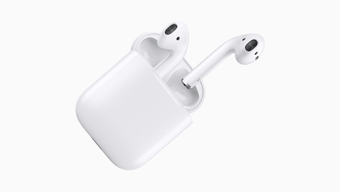 Τα AirPods μέσα στη θήκη τους