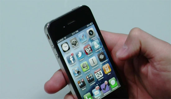 Να αγοράσω το λευκό iPhone 4 ή να περιμένω το iPhone 5;