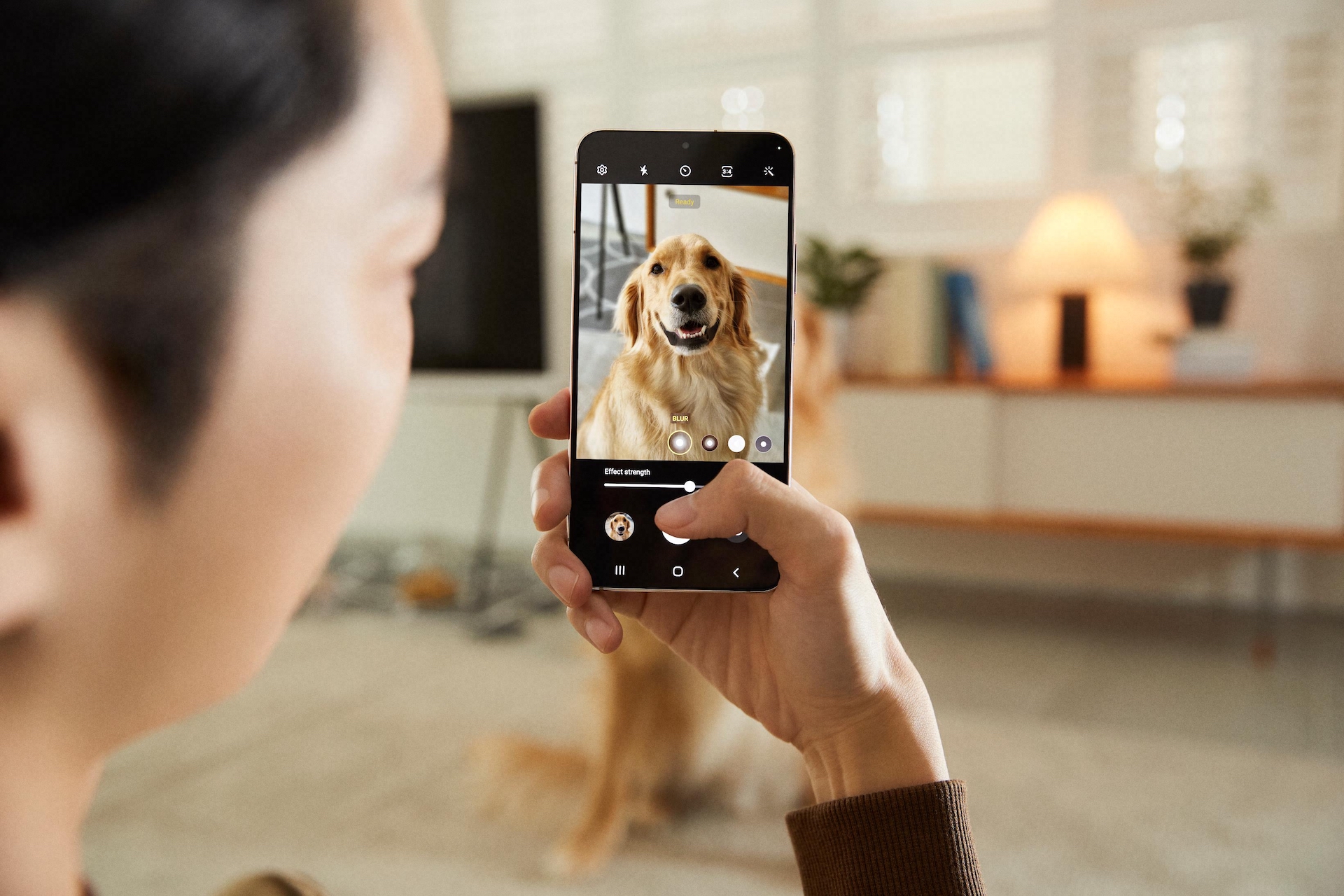 Samsung Galaxy S22+ Pet Portrait